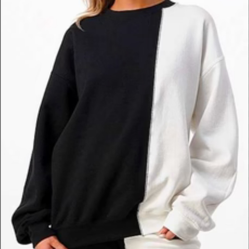 Black and White Colorblock Sweatshirt Size Medium